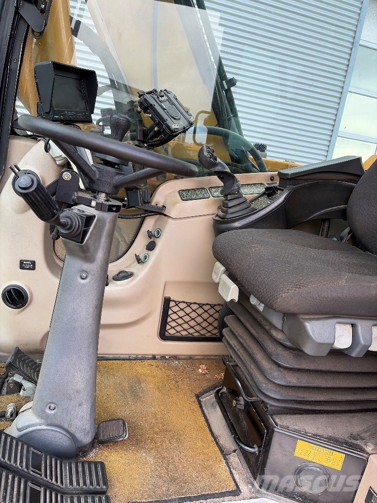 Hydrema MX16 Rail Gravemaskiner på hjul