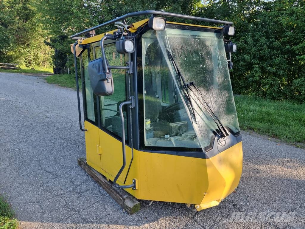Komatsu WA 480 Kabine in notranjost