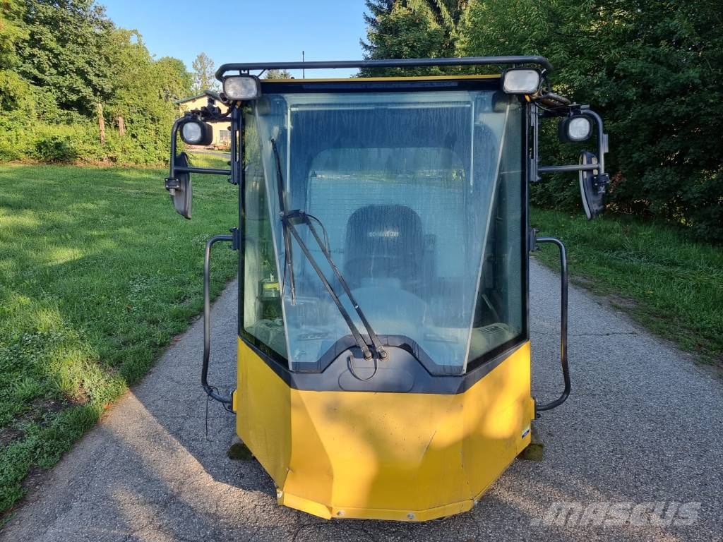 Komatsu WA 480 Kabine in notranjost