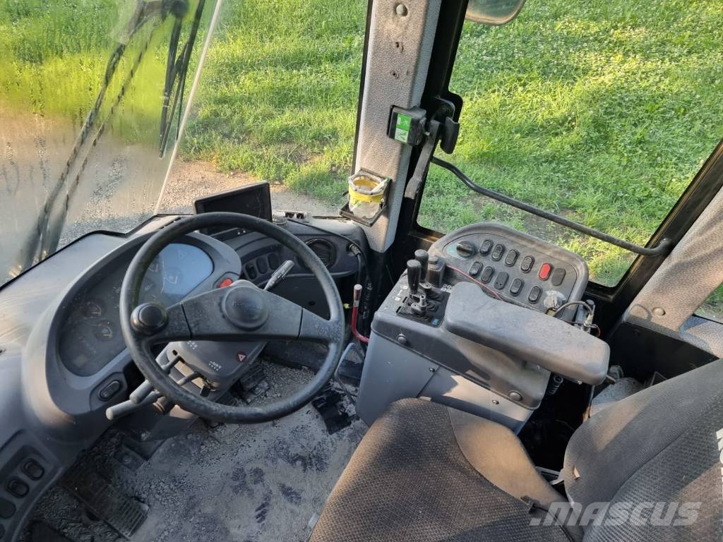 Komatsu WA 480 Kabine in notranjost