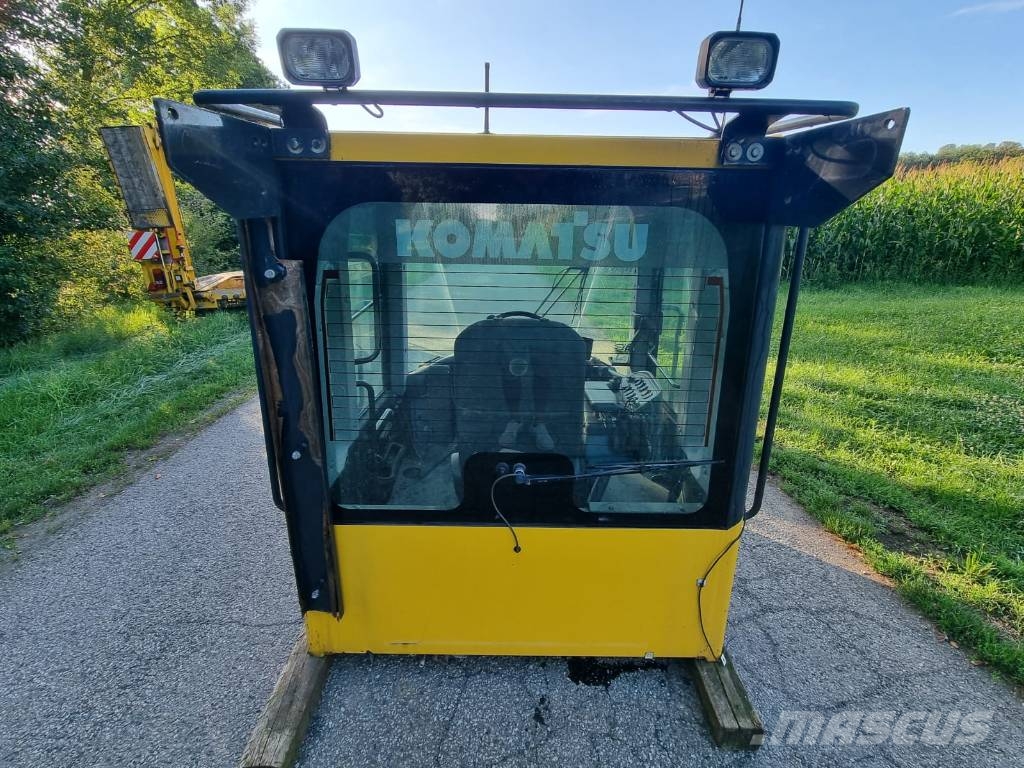 Komatsu WA 480 Kabine in notranjost