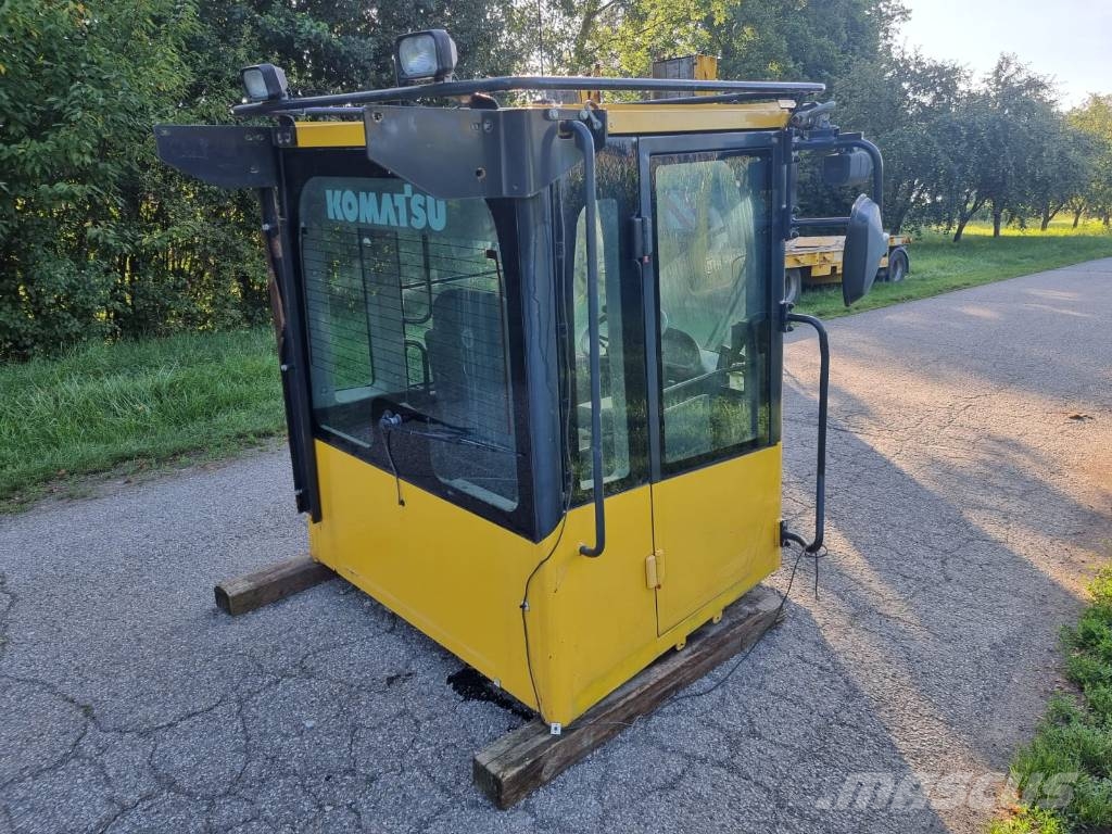 Komatsu WA 480 Kabine in notranjost