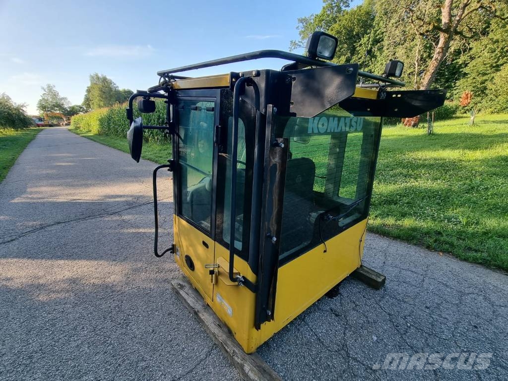 Komatsu WA 480 Kabine in notranjost