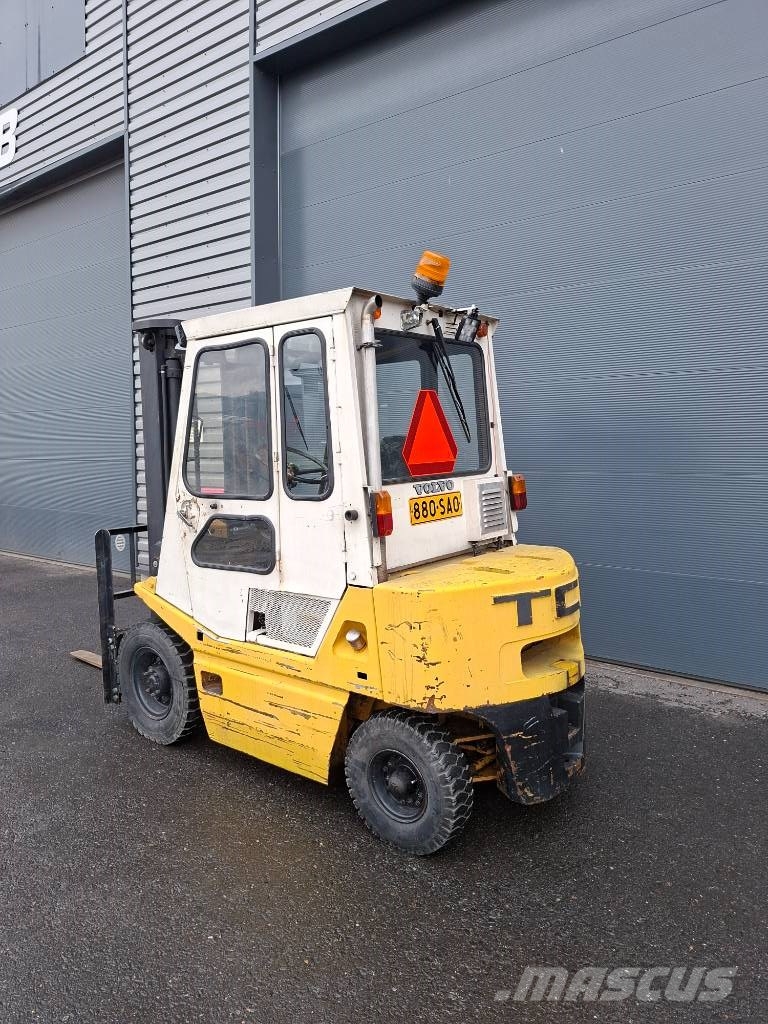 TCM FD 20 Dieseltrukki شاحنات الديزل