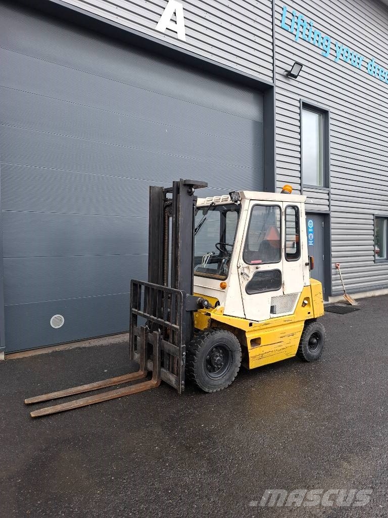 TCM FD 20 Dieseltrukki شاحنات الديزل