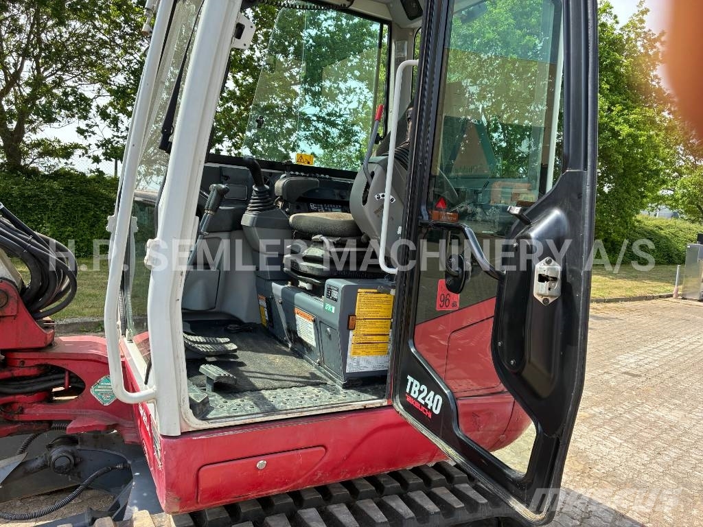 Takeuchi TB240 Міні-екскаватори < 7т