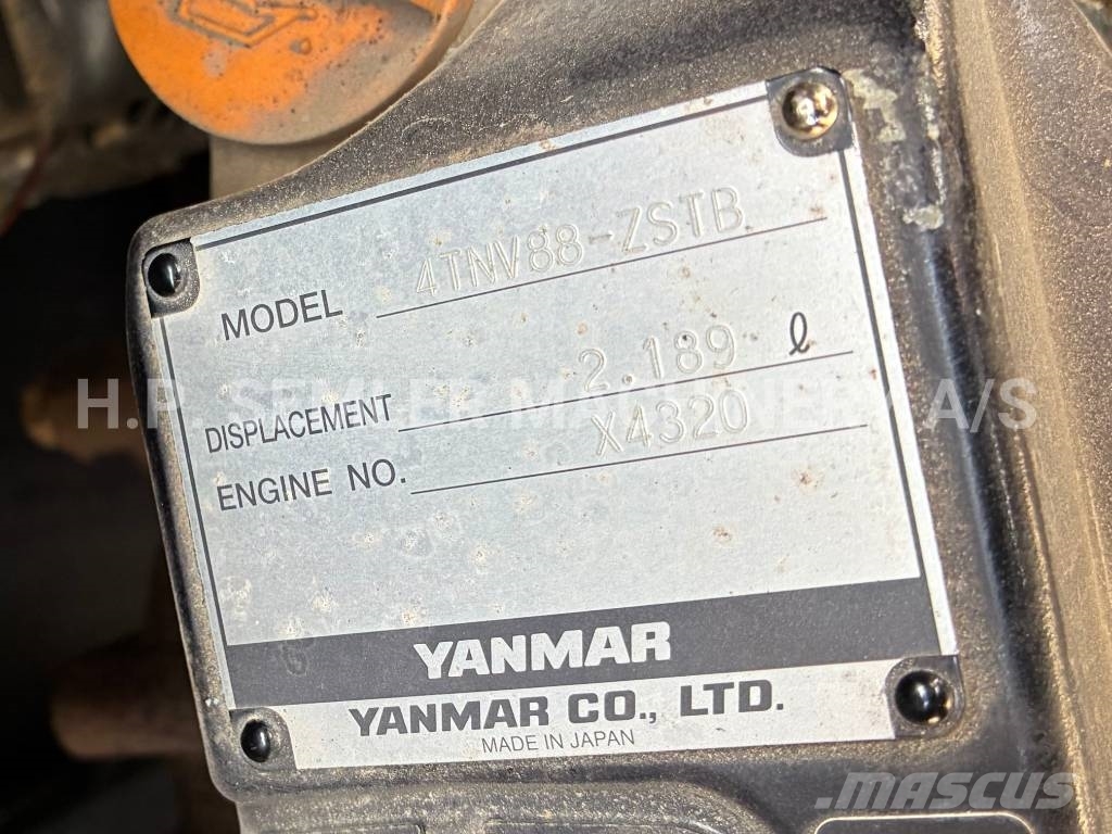 Takeuchi TB240 Міні-екскаватори < 7т