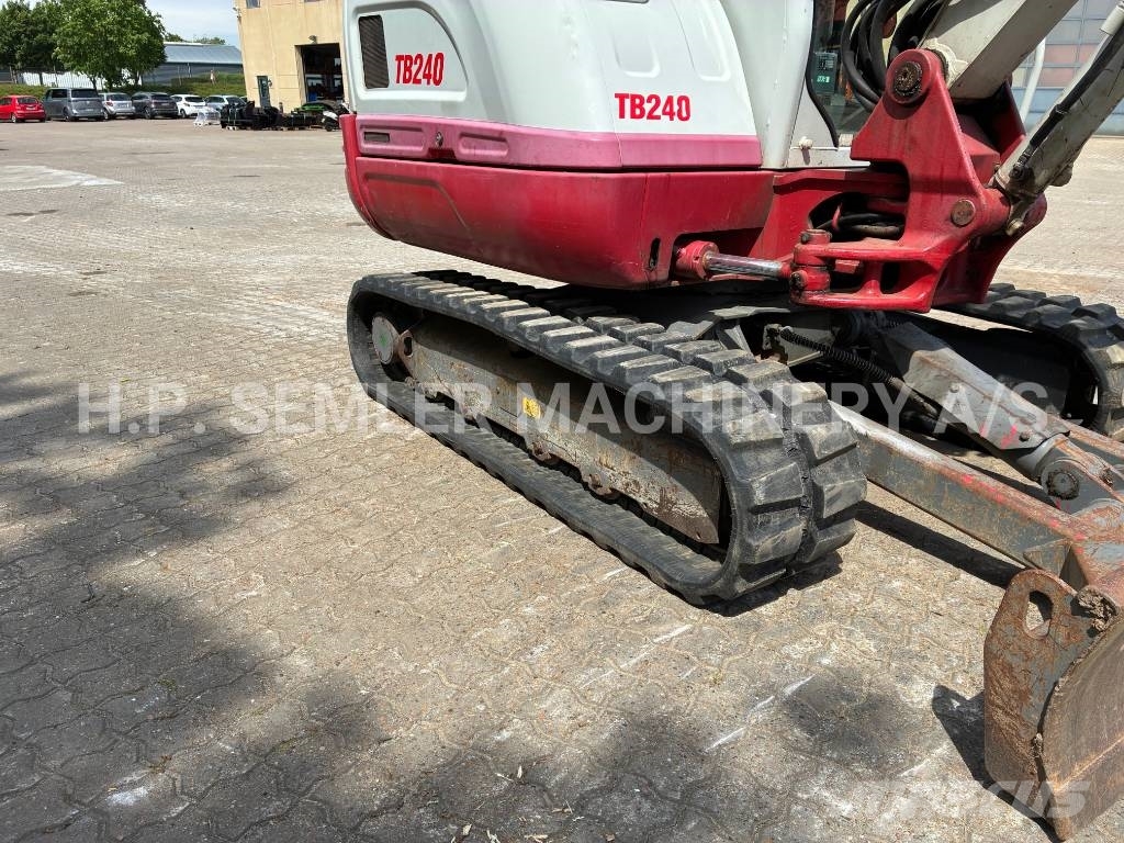 Takeuchi TB240 Міні-екскаватори < 7т