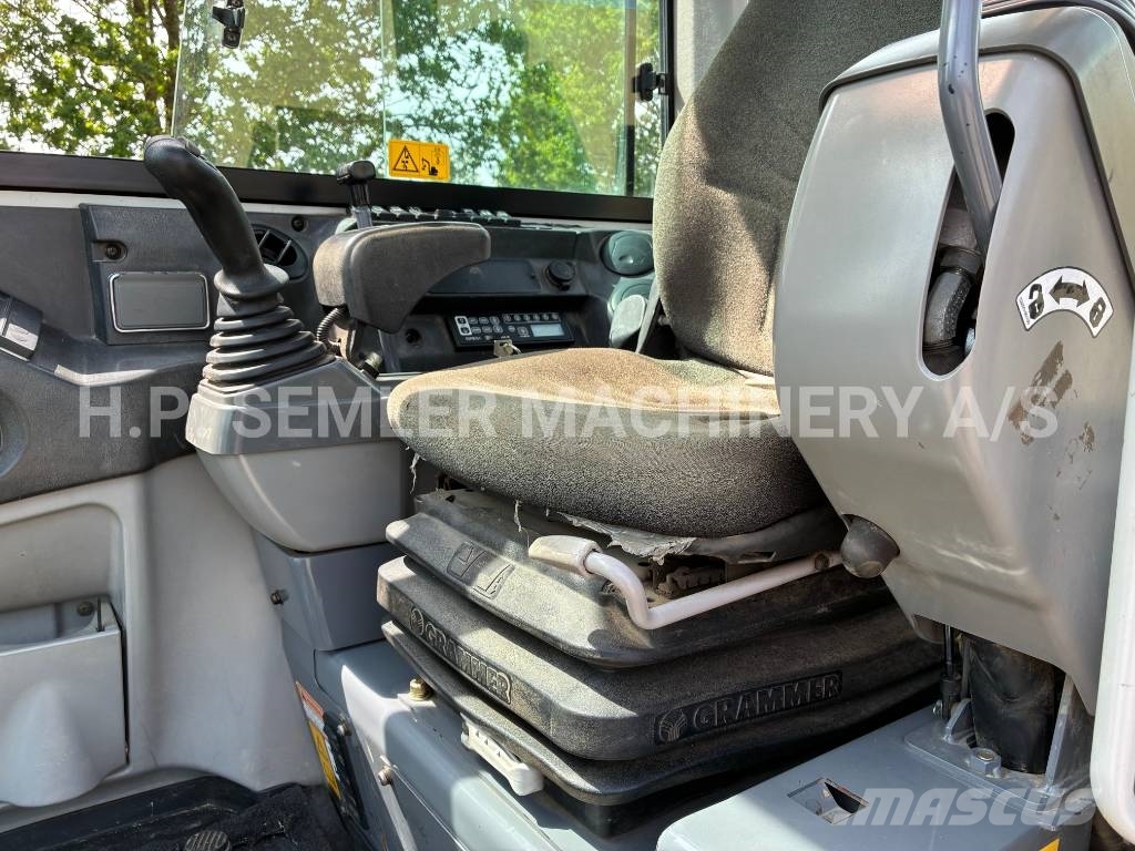 Takeuchi TB240 Міні-екскаватори < 7т
