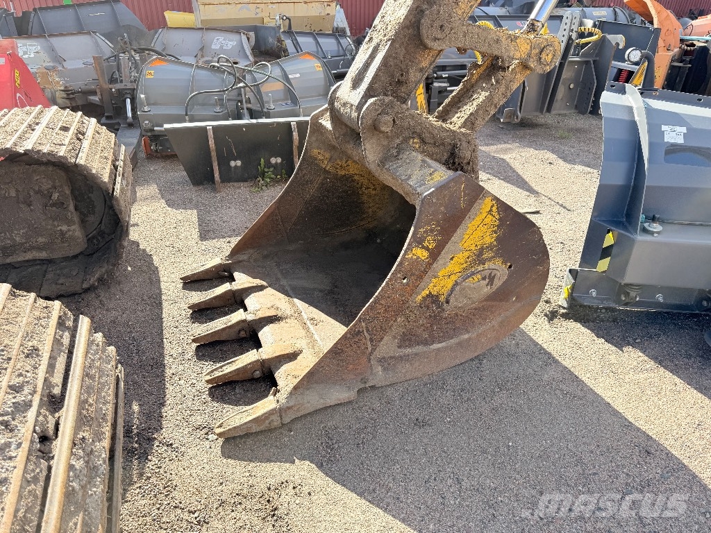 JCB JS 130 900band Rupsgraafmachines