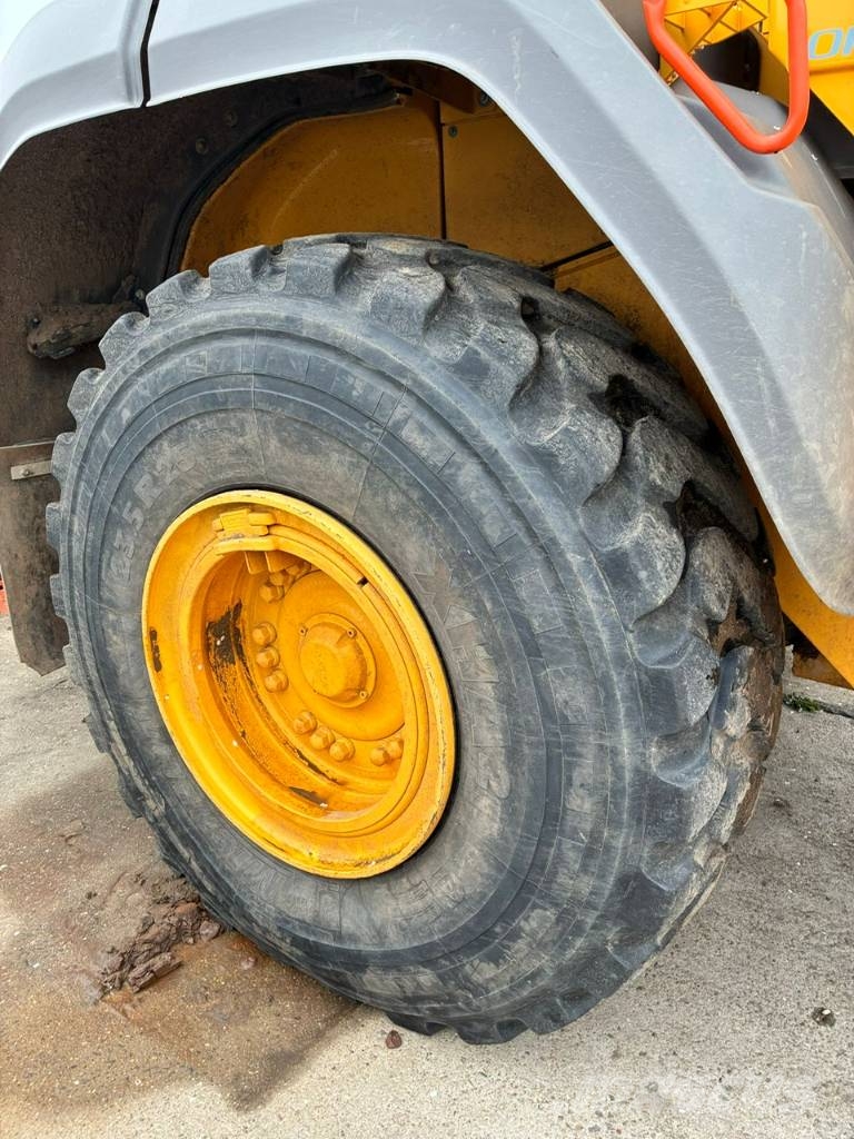 Volvo L 120 H 轮式装载机