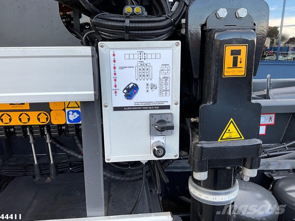 DAF FAQ XD 450 8x2 Euro 6 HMF 28 Tonmeter laadkraan Rol kiper kamioni sa kukom za podizanje tereta