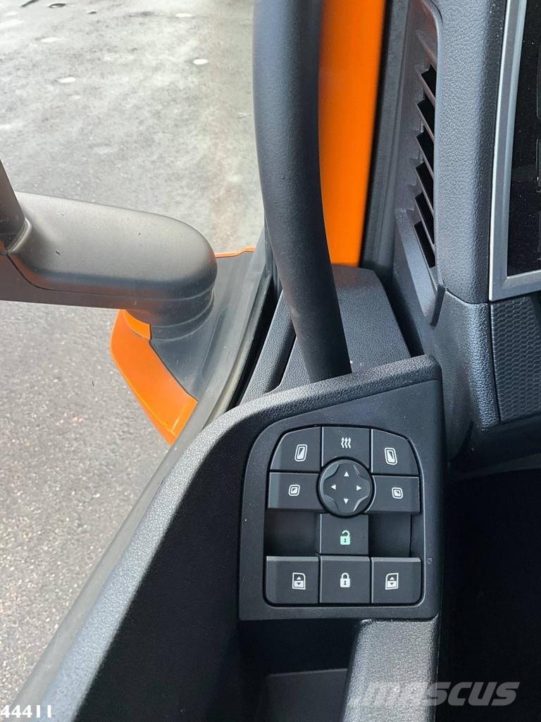 DAF FAQ XD 450 8x2 Euro 6 HMF 28 Tonmeter laadkraan Abrollkipper