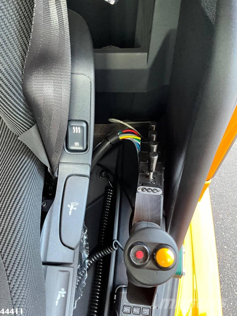 DAF FAQ XD 450 8x2 Euro 6 HMF 28 Tonmeter laadkraan Rol kiper kamioni sa kukom za podizanje tereta