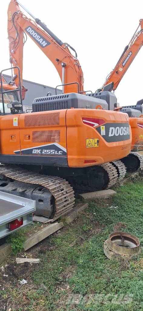 Doosan Kettenbagger DX 255 NLC-7 Kāpurķēžu ekskavatori