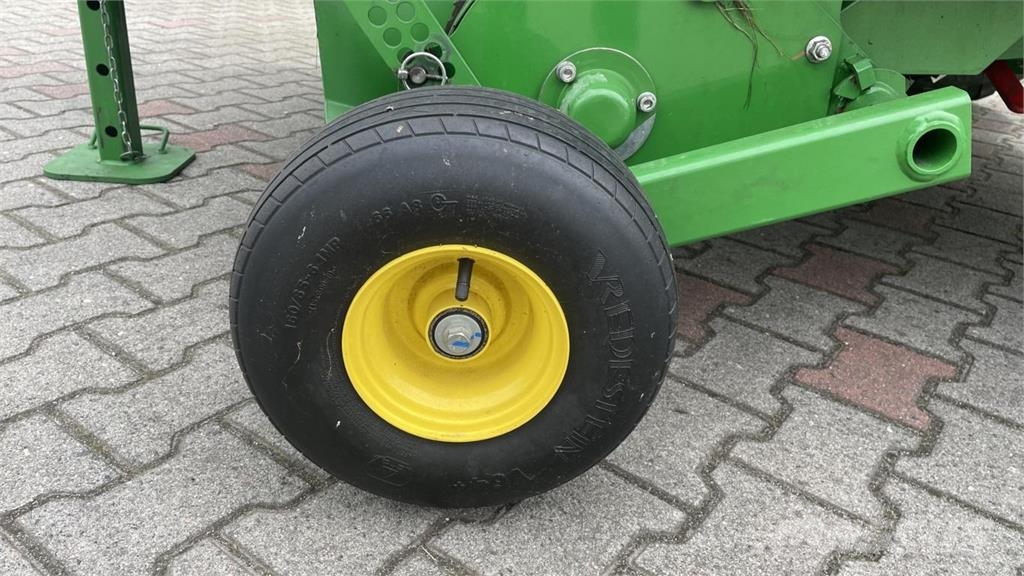 John Deere RUNDBALLENPRESSE F441R Masina de balotat cilindric