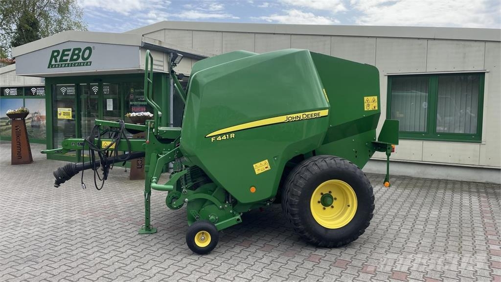John Deere RUNDBALLENPRESSE F441R Masina de balotat cilindric