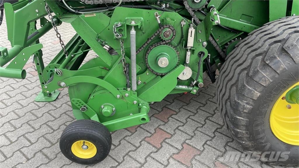 John Deere RUNDBALLENPRESSE F441R Masina de balotat cilindric