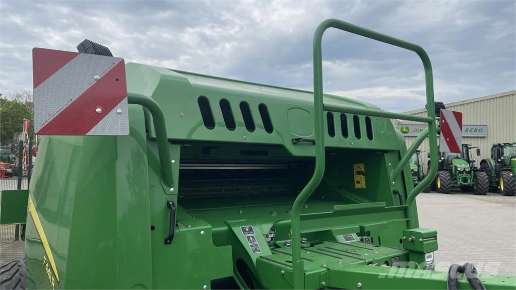 John Deere RUNDBALLENPRESSE F441R Masina de balotat cilindric