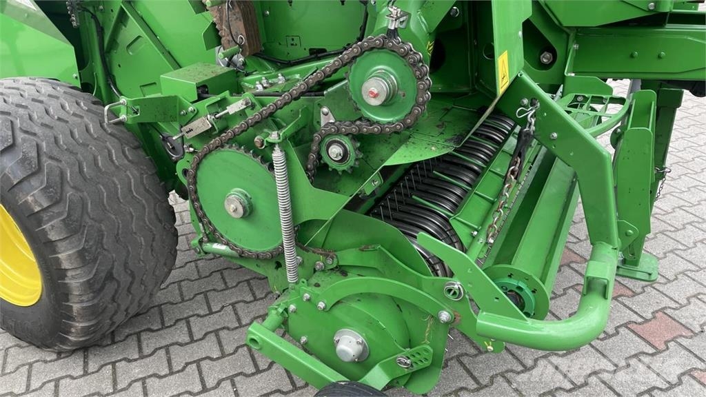 John Deere RUNDBALLENPRESSE F441R Masina de balotat cilindric