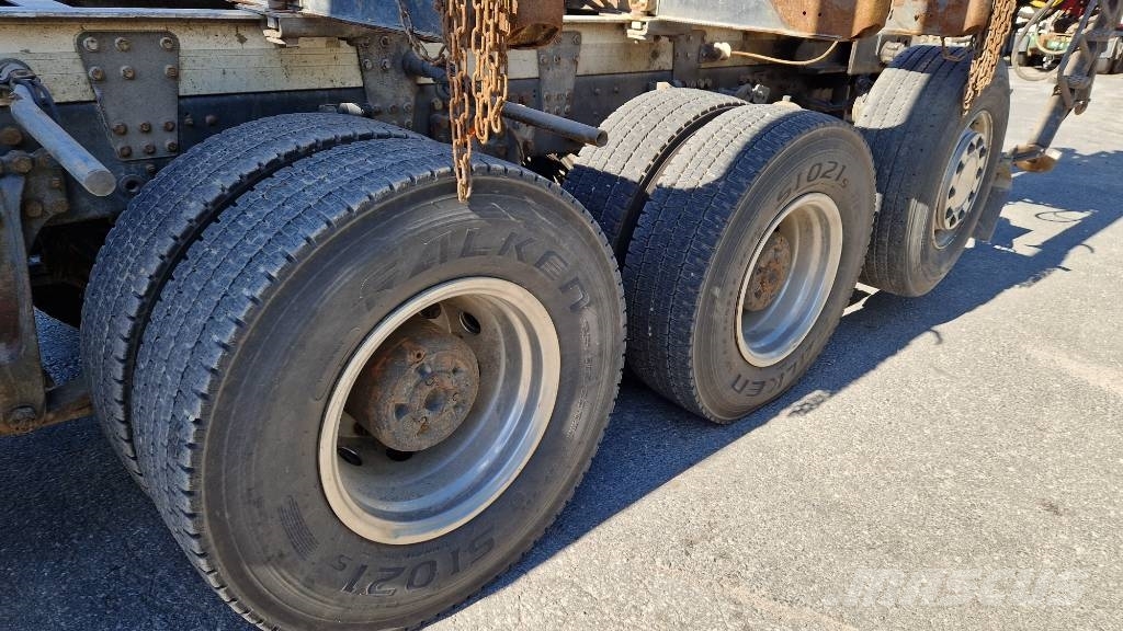 Scania R730 8x4*4 Kokvedēji