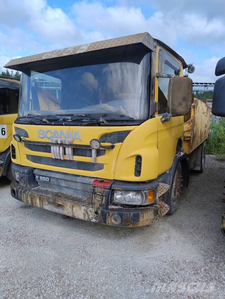 Scania P 250 Camiones bañeras basculantes o volquetes