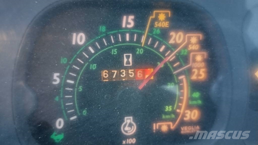 New Holland TL90 trima kuormaaja, sähköinen suunnanvaihtaja Traktorid