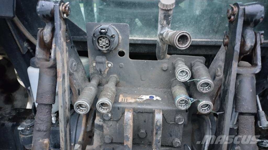 New Holland TL90 trima kuormaaja, sähköinen suunnanvaihtaja Traktorid