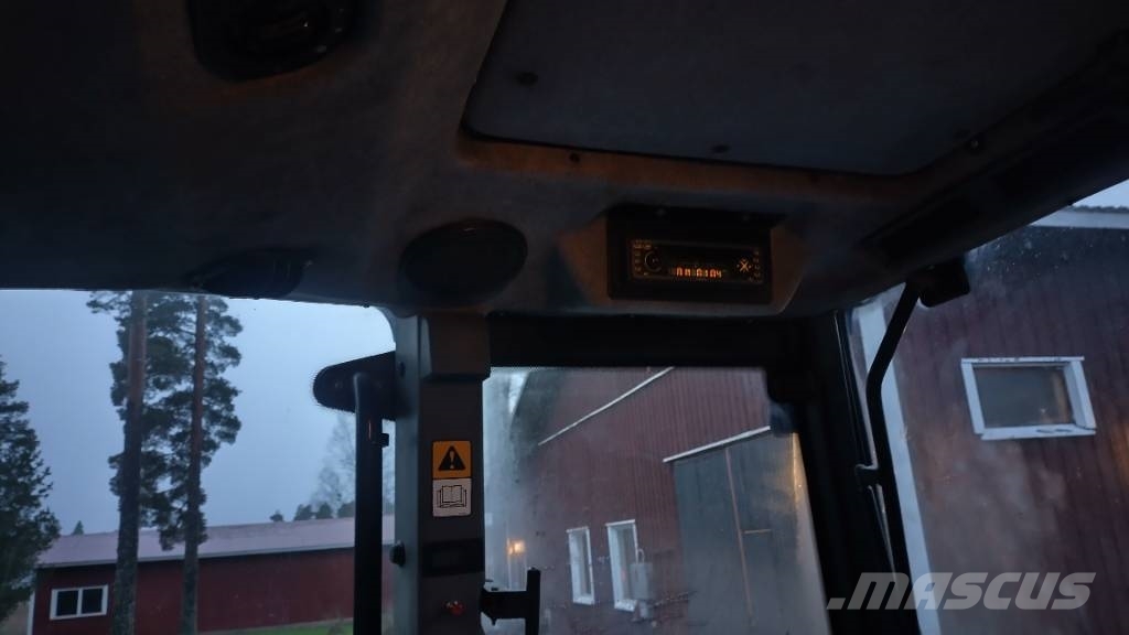 New Holland TL90 trima kuormaaja, sähköinen suunnanvaihtaja Traktorid