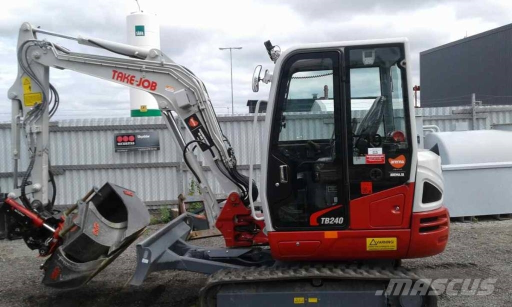 Takeuchi TB240 *UTHYRES / FOR RENT* Miniescavatori