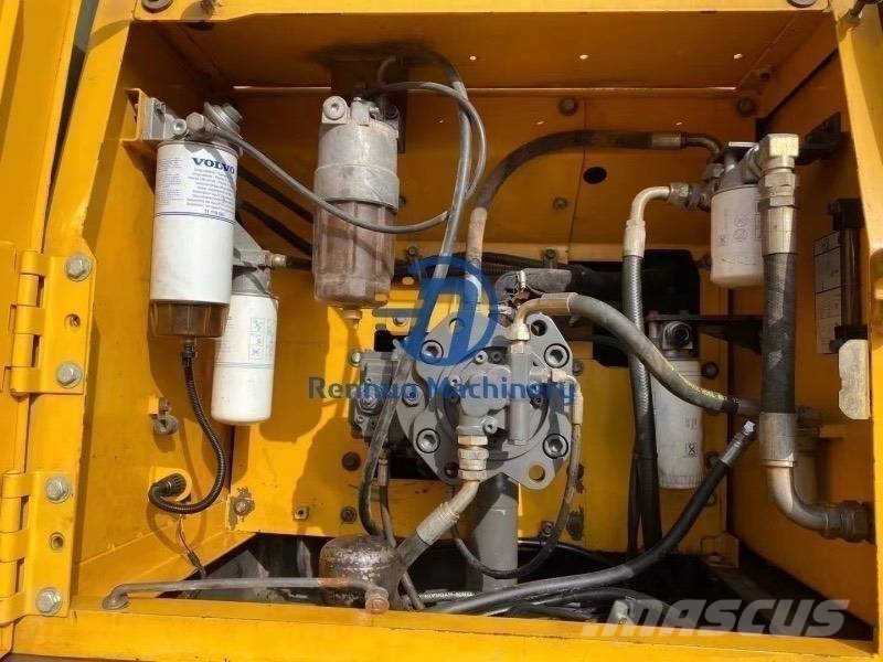 Volvo EC210BLC حفارات زحافة