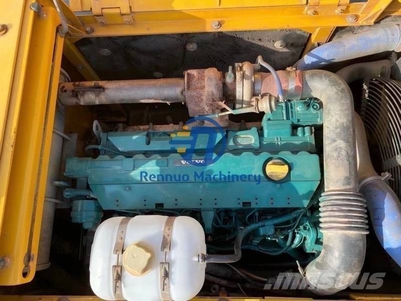 Volvo EC210BLC حفارات زحافة