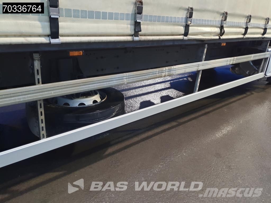 DAF CF 370 CF 4X2 20.5tonner curtainsider sliding roof Schuifzeilopbouw