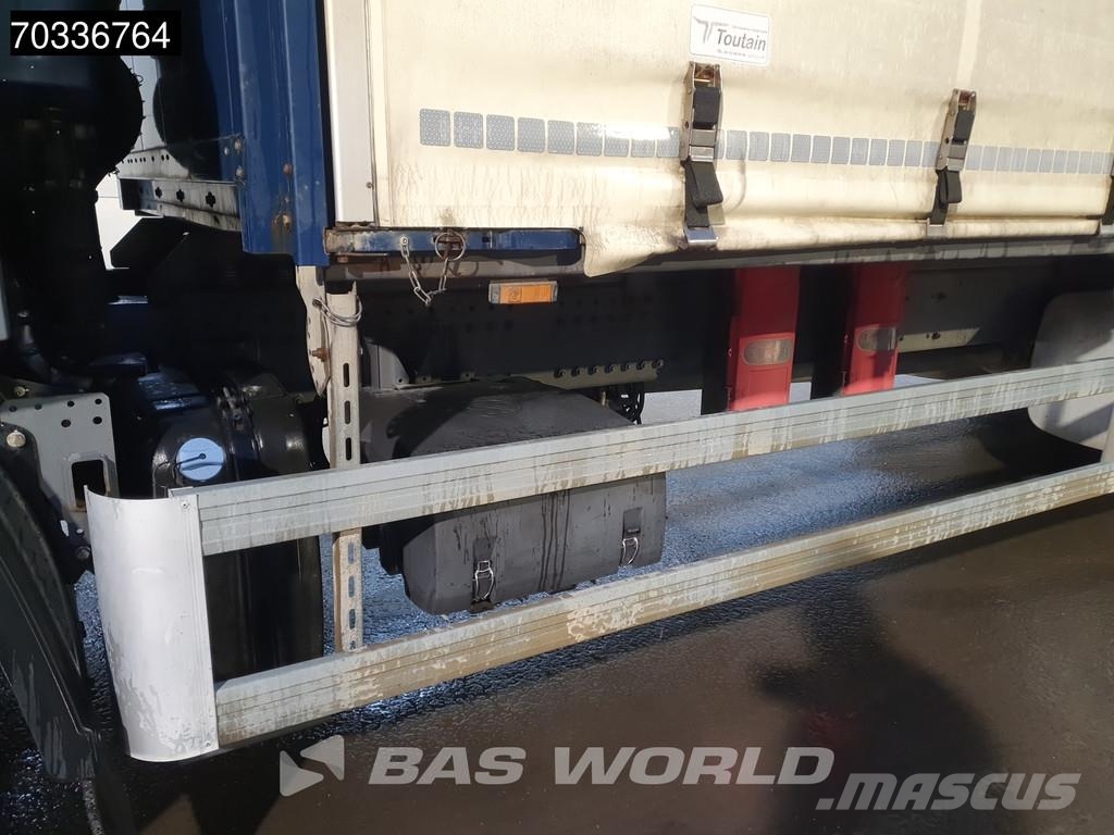 DAF CF 370 CF 4X2 20.5tonner curtainsider sliding roof Schuifzeilopbouw