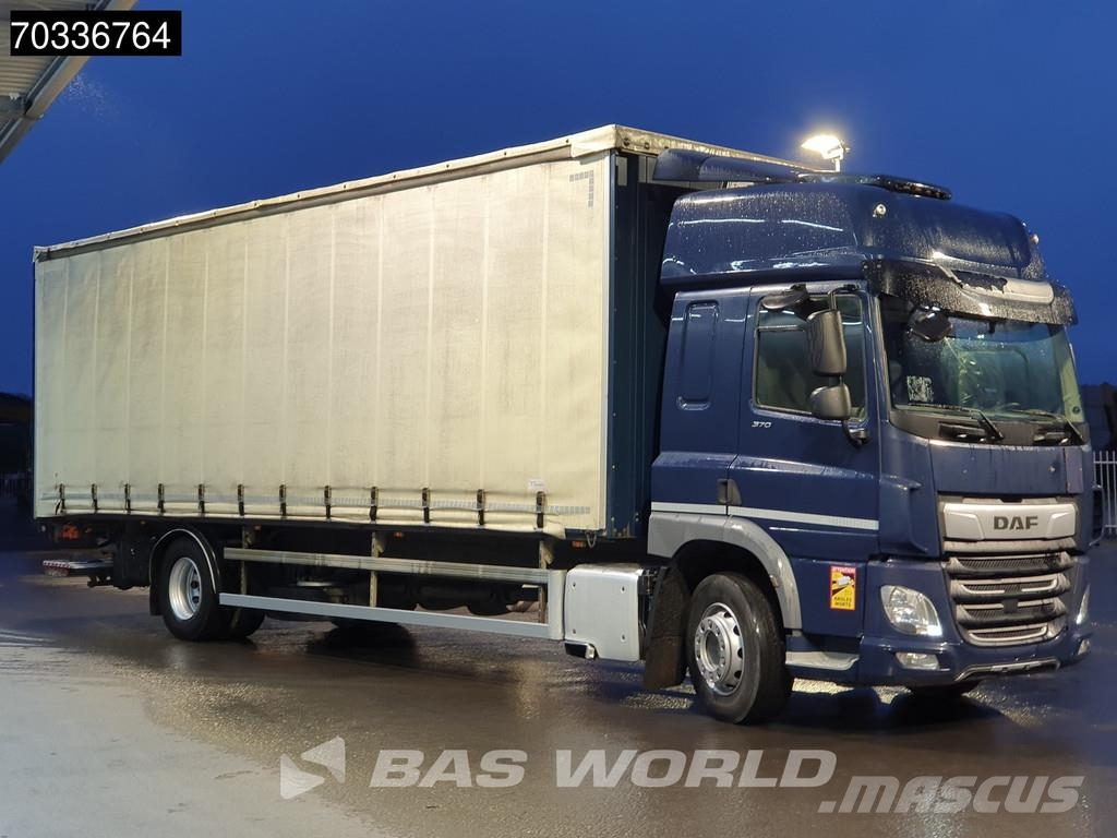 DAF CF 370 CF 4X2 20.5tonner curtainsider sliding roof Schuifzeilopbouw