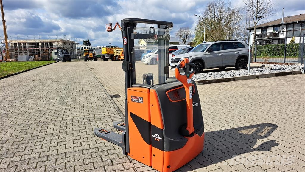 Linde L16i Самохідні електроштабелери