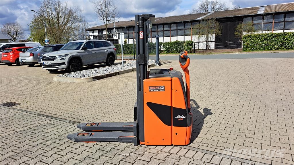 Linde L16i Stāvot vadāmie palešu krautņotāji