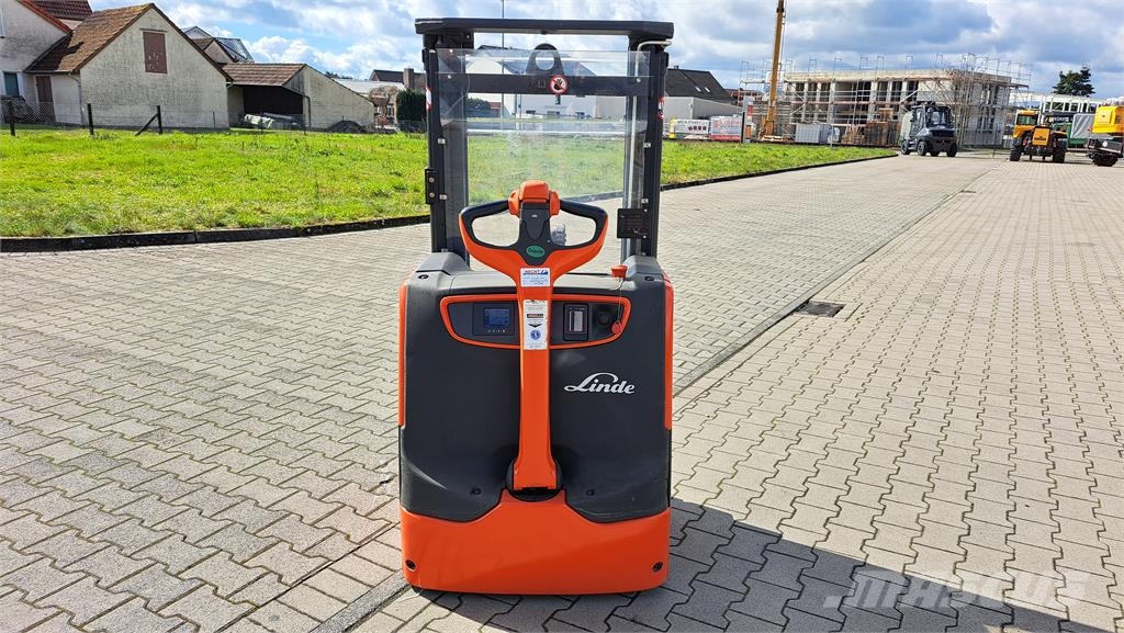 Linde L16i Самохідні електроштабелери