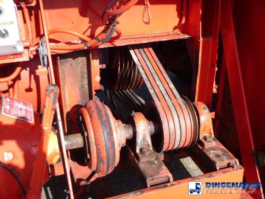 AHP Vacuum tank steel (tipping) 29 m3 / 1 comp Напівпричепи-автоцистерни