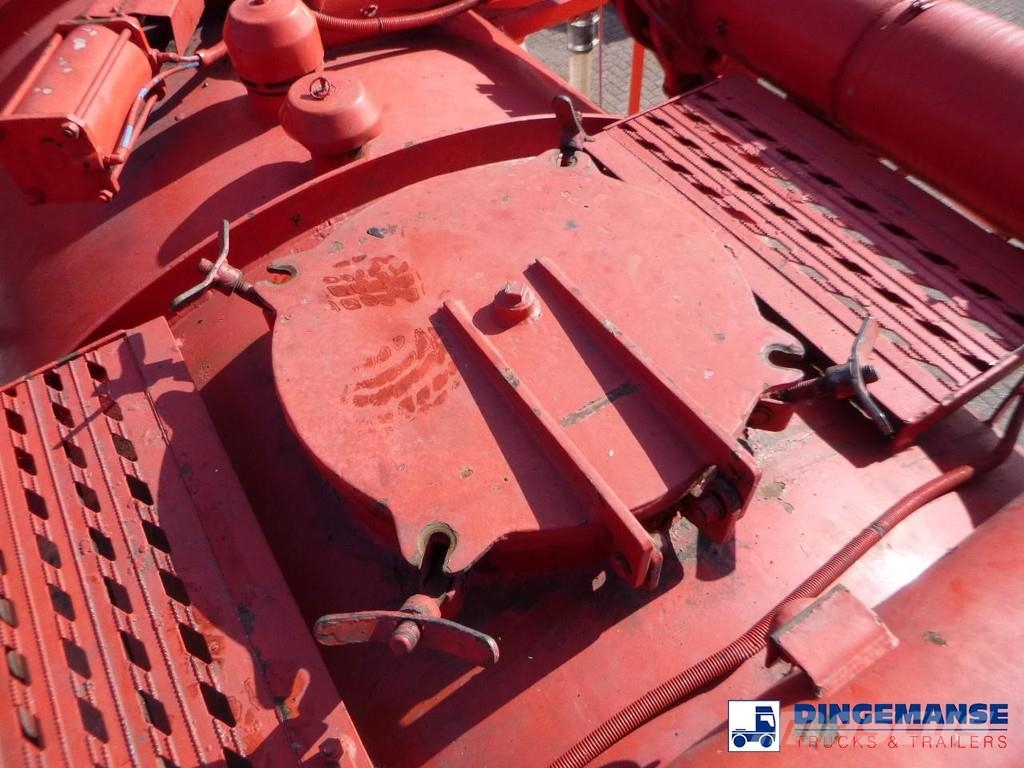 AHP Vacuum tank steel (tipping) 29 m3 / 1 comp Напівпричепи-автоцистерни