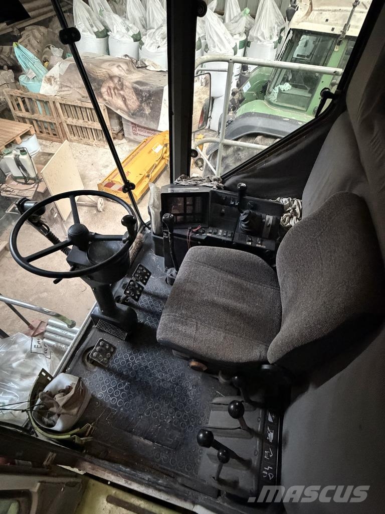 CLAAS Dominator 108 Classic Leikkuupuimurit