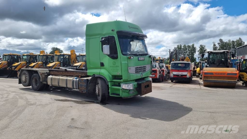 Renault Midlum 6X2 Camiones con caja de remolque