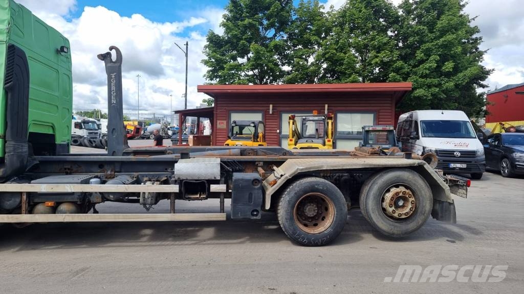 Renault Midlum 6X2 Camiones con caja de remolque