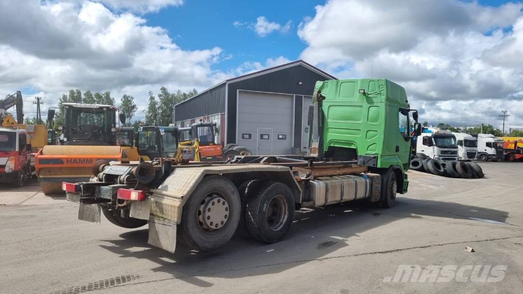 Renault Midlum 6X2 Camiones con caja de remolque