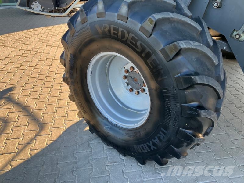 CLAAS LEXION 600 Mietitrebbiatrici