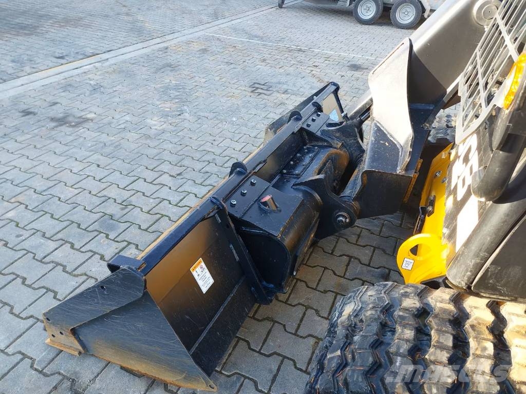 JCB 270 T لوادر انزلاقية التوجيه