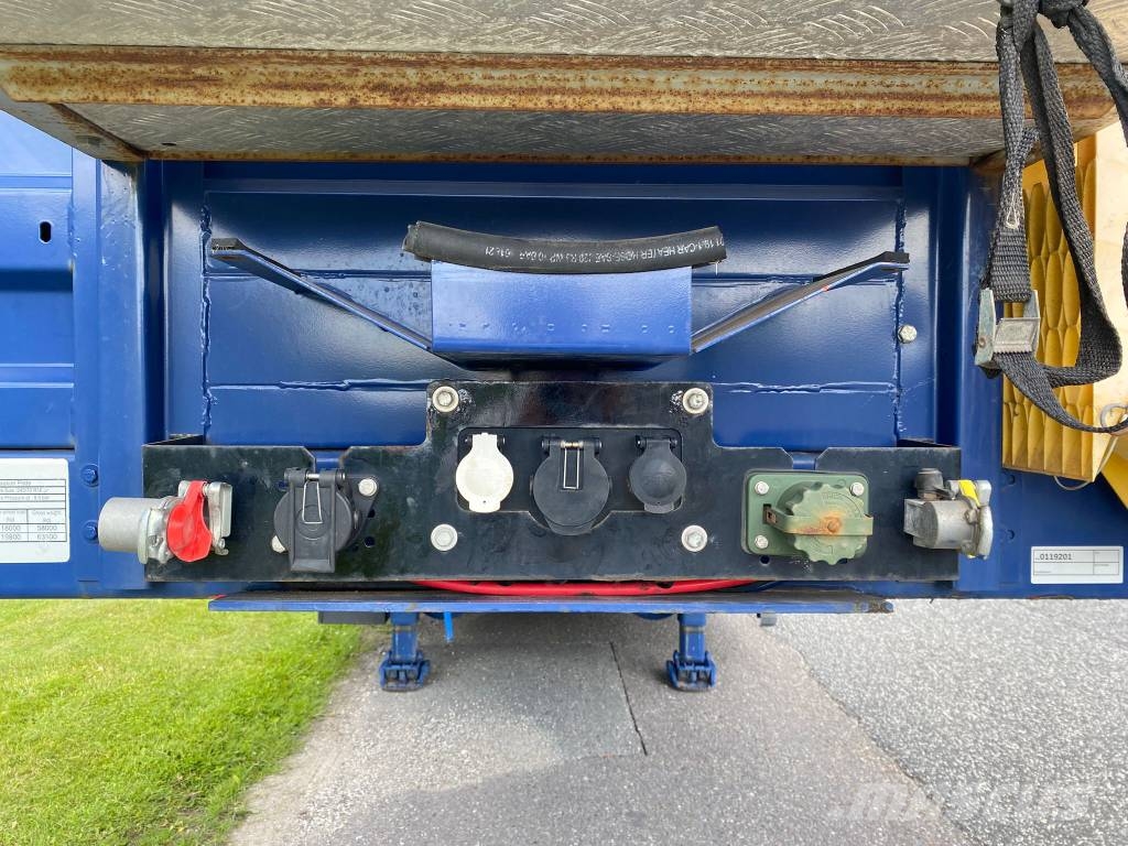 Kässbohrer SLA-R4 maskintrailer med udtræk og hjulbrønde Semi-reboques de caixa aberta/dropside