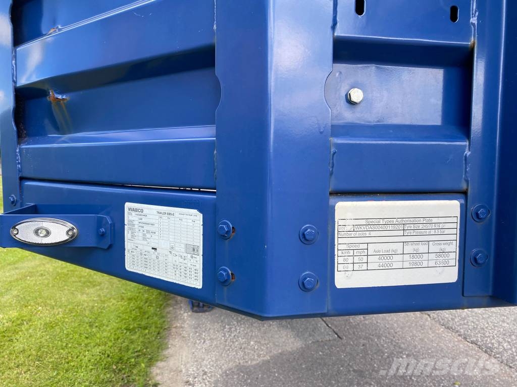 Kässbohrer SLA-R4 maskintrailer med udtræk og hjulbrønde Semi-reboques de caixa aberta/dropside