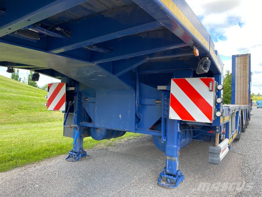 Kässbohrer SLA-R4 maskintrailer med udtræk og hjulbrønde Semi-reboques de caixa aberta/dropside
