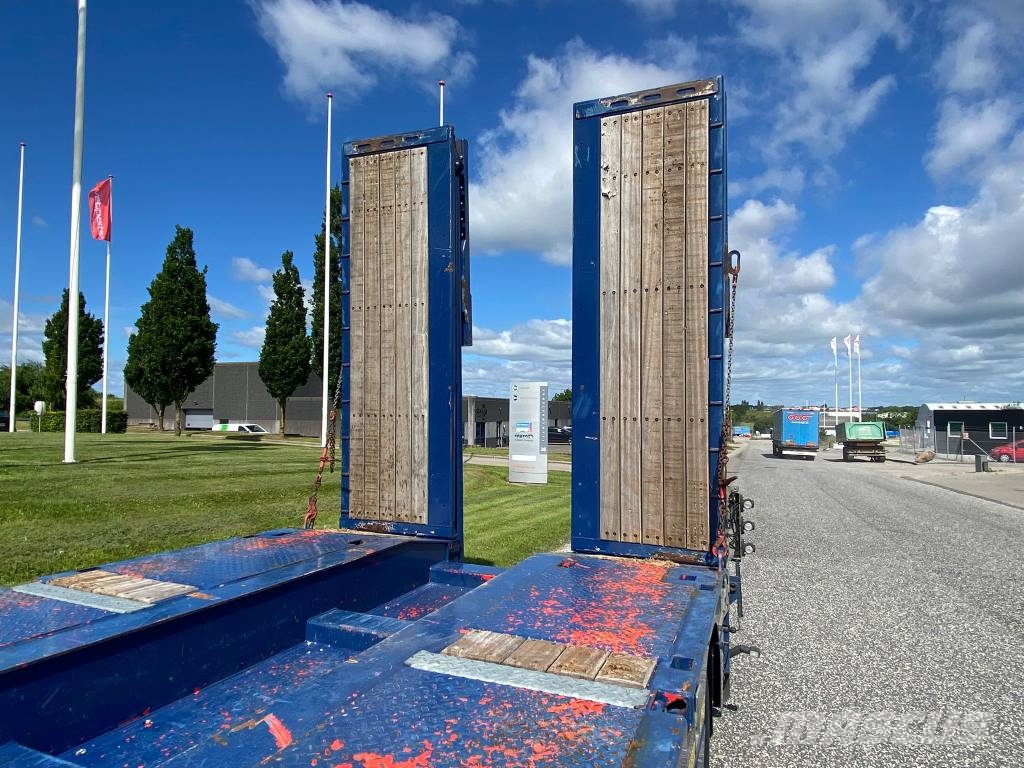 Kässbohrer SLA-R4 maskintrailer med udtræk og hjulbrønde Semi-reboques de caixa aberta/dropside